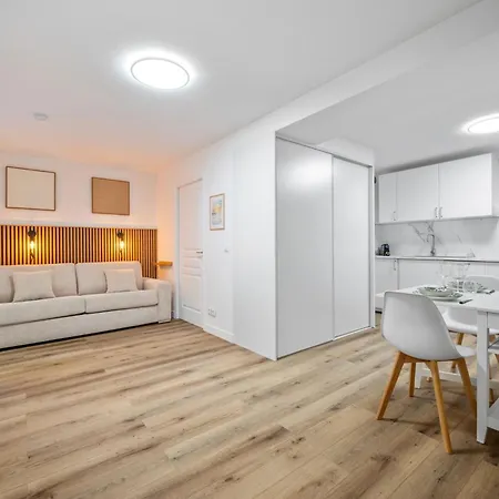 Le Jardin dEden Hyper Centre Bord de Mer Terrasse Appartement Menton